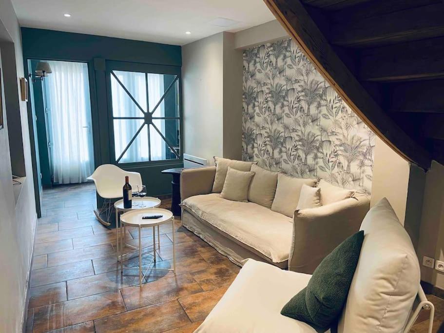 Maison Climatisee Avec Stationnement Et Wifi Bram Exteriér fotografie