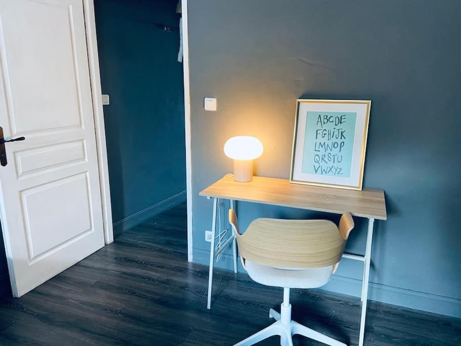 Maison Climatisee Avec Stationnement Et Wifi Bram Exteriér fotografie